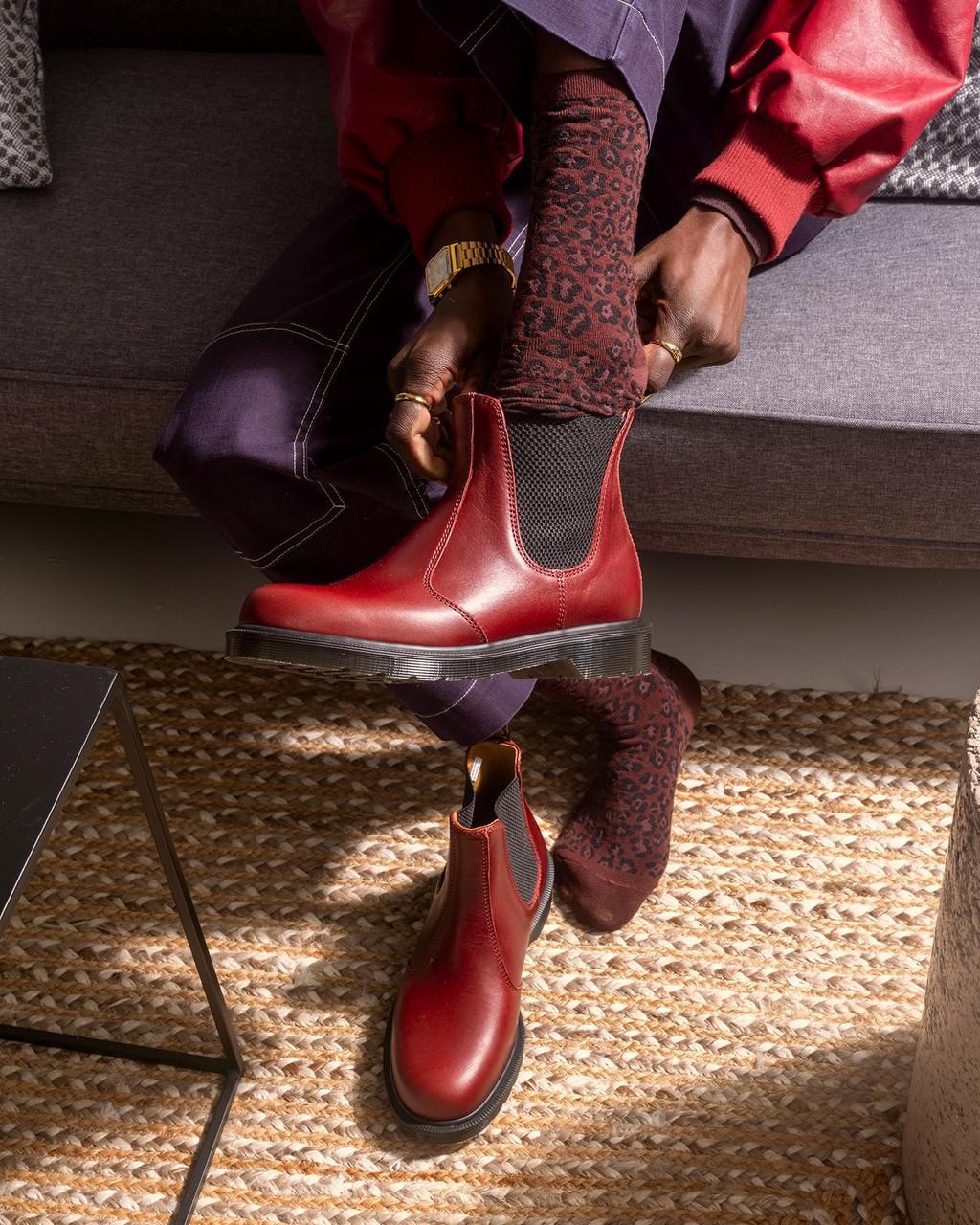 2976 Classic Calf Leather Chelsea Boots